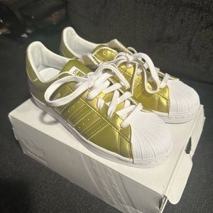 Adidas Superstar Sneakers Gold, Rare, Brand New